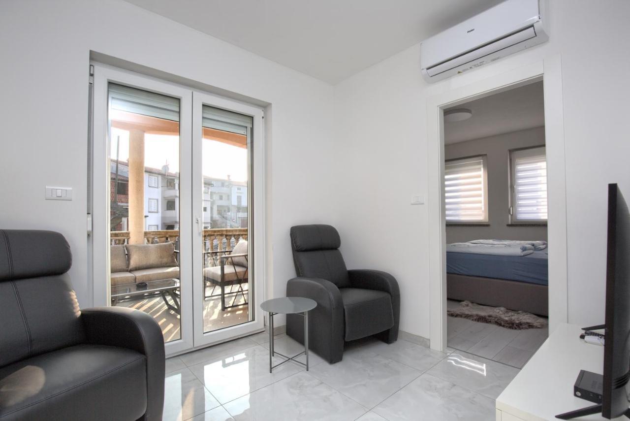 Apartment Vukadin Pula Exterior foto