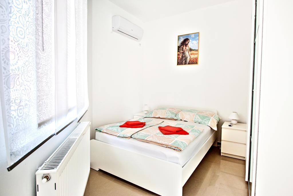 Apartment Vukadin Pula Exterior foto