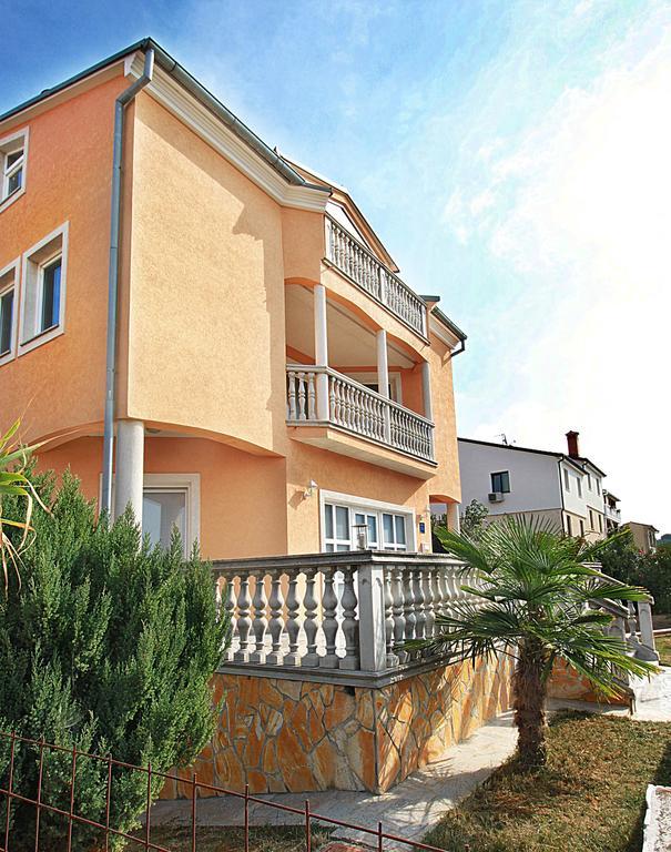 Apartment Vukadin Pula Exterior foto