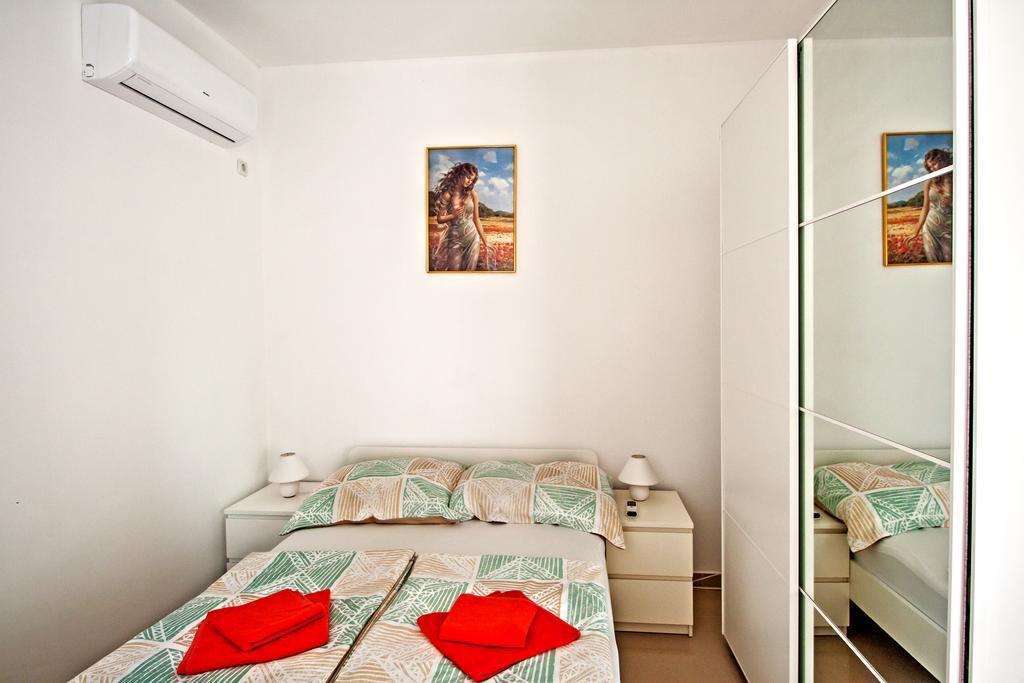 Apartment Vukadin Pula Exterior foto